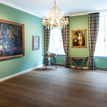 Bayerischer Hof - The Leading Of The World Отель Мюнхен