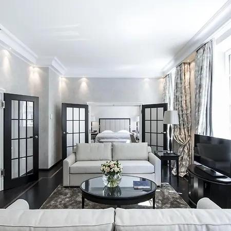Bayerischer Hof Hotel 5*