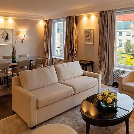 Bayerischer Hof - The Leading Of The World מלון