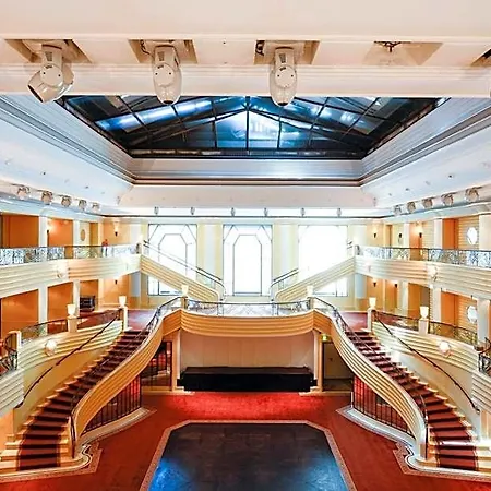 Bayerischer Hof - The Leading Of The World מינכן