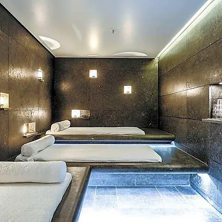 Bayerischer Hof - The Leading Of The World 5* מינכן