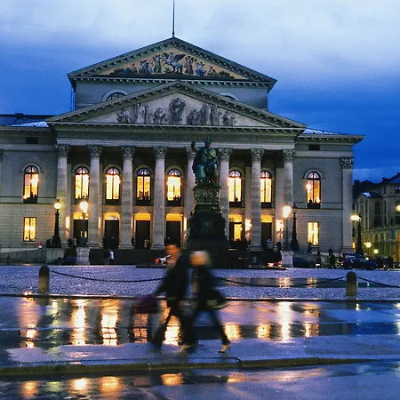 Отель Bayerischer Hof - The Leading Of The World