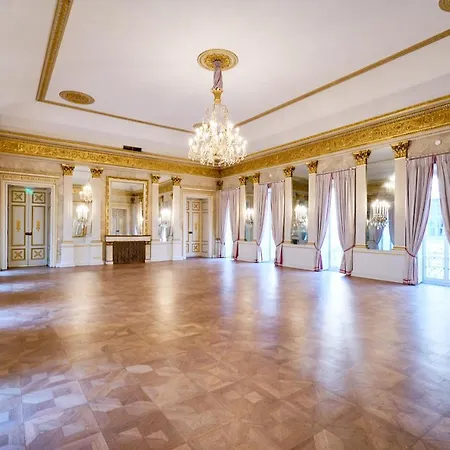 Отель Bayerischer Hof - The Leading Of The World 5*