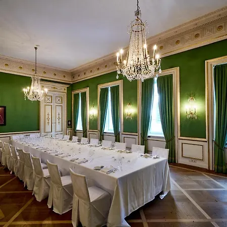 Bayerischer Hof - The Leading Of The World Отель Мюнхен