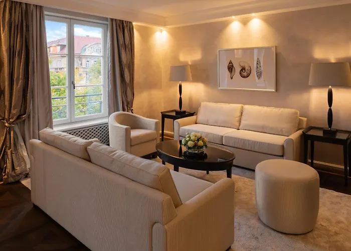 Bayerischer Hof Hotel Monaco di Baviera