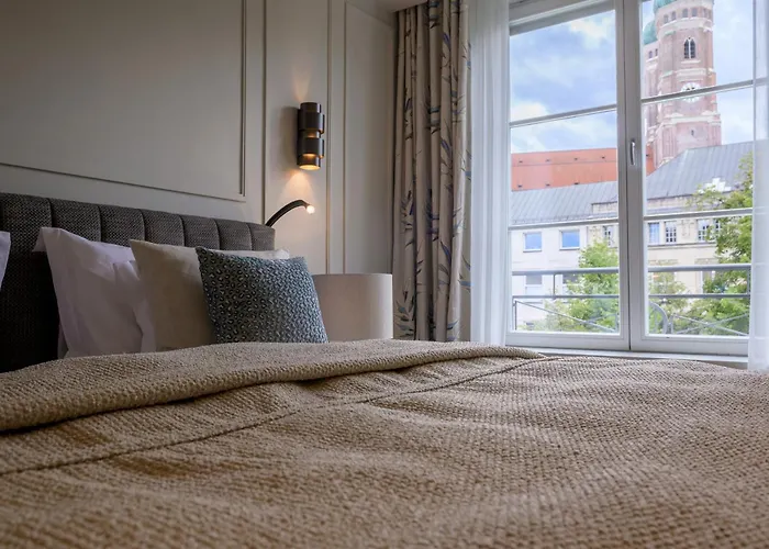 Bayerischer Hof Monaco di Baviera