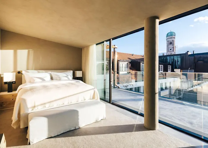 Bayerischer Hof Hotell 5*
